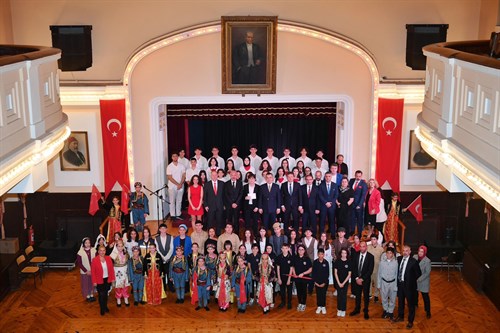 Cumhuriyet Bayramı Galatasaray Lisesi’nde Büyük Bir Coşkuyla Kutlandı